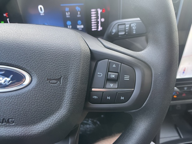 Vehicle image 33 of 37