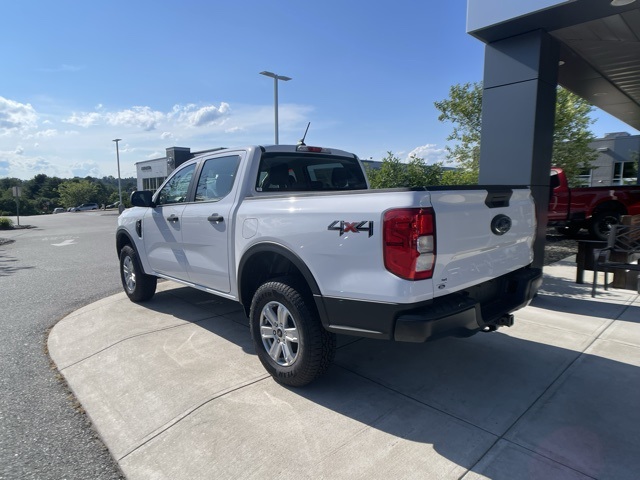 Vehicle image 8 of 37