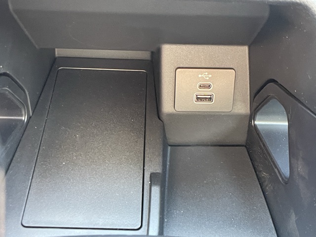 Vehicle image 13 of 37