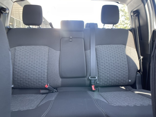 Vehicle image 18 of 37