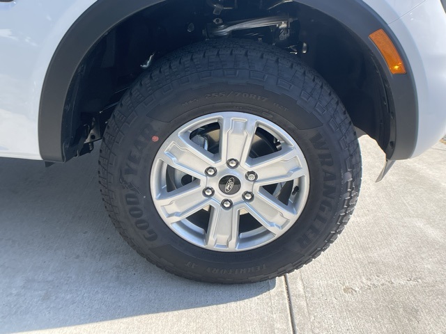 Vehicle image 11 of 37