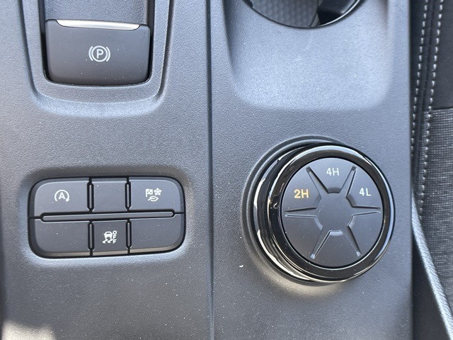 Vehicle image 35 of 37