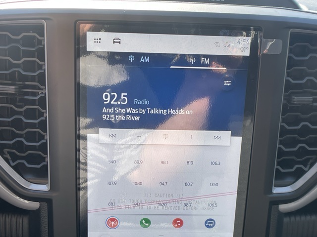 Vehicle image 24 of 37