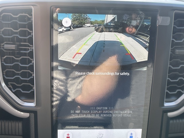 Vehicle image 25 of 37