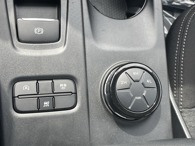 Vehicle image 35 of 37
