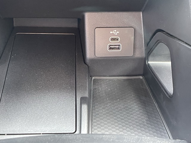 Vehicle image 13 of 37