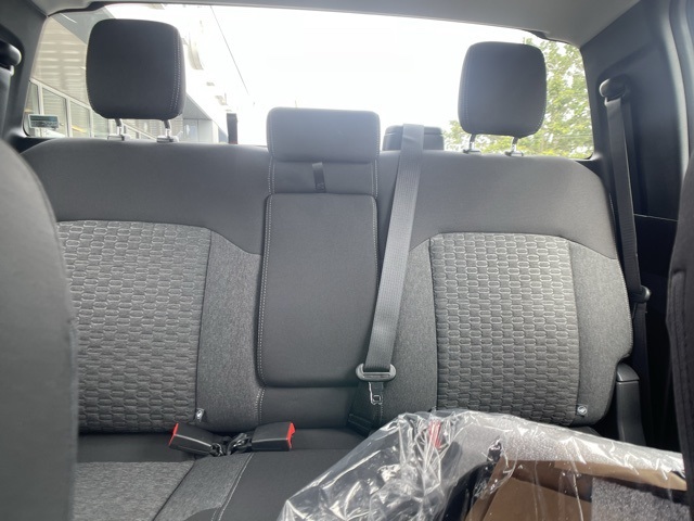 Vehicle image 18 of 37