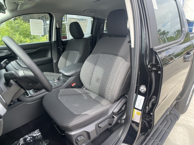 Vehicle image 17 of 37
