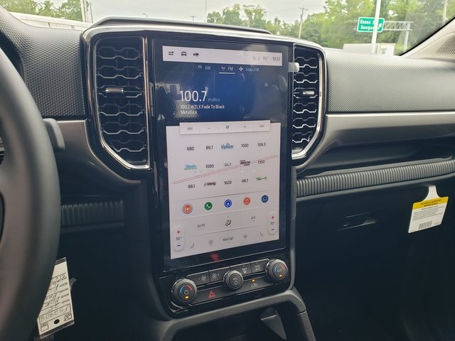 Vehicle image 22 of 33
