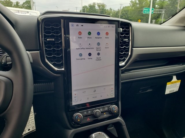 Vehicle image 19 of 33