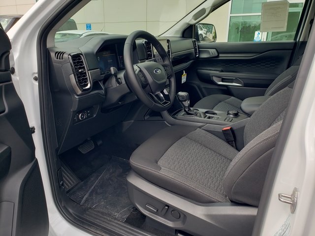Vehicle image 12 of 33