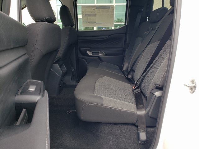 Vehicle image 16 of 33