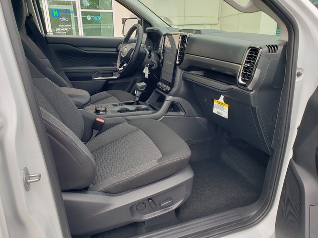 Vehicle image 14 of 33