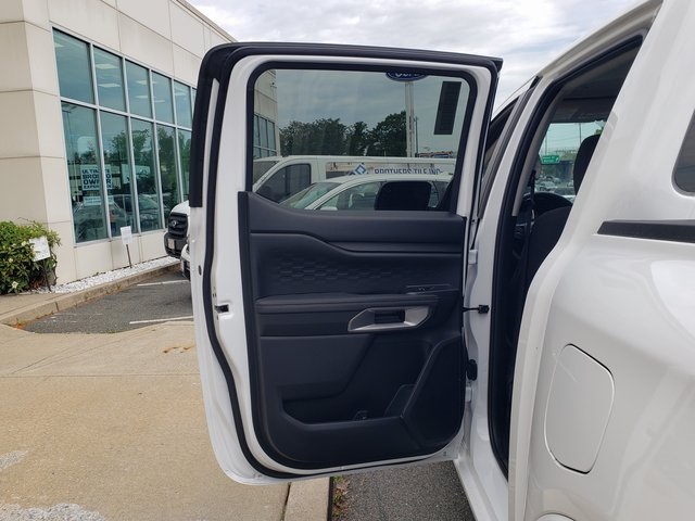 Vehicle image 15 of 33