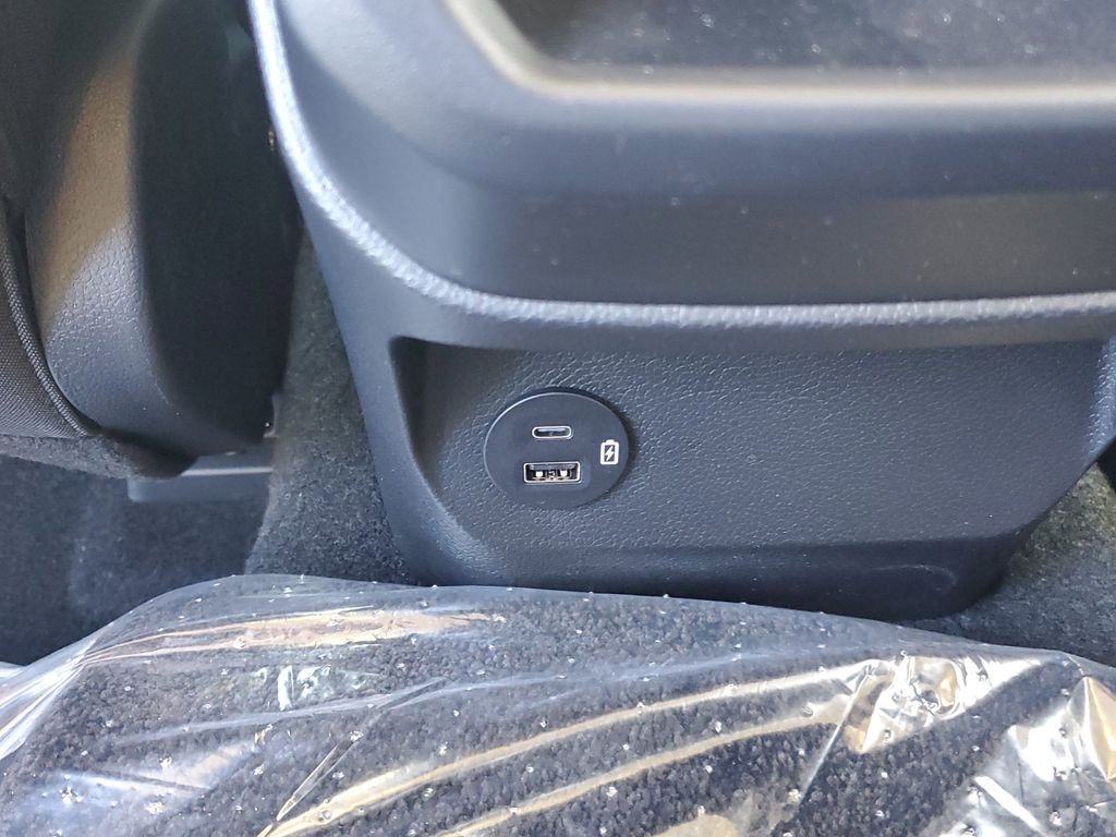 2025 Ford Ranger XLT Image 24 of 33