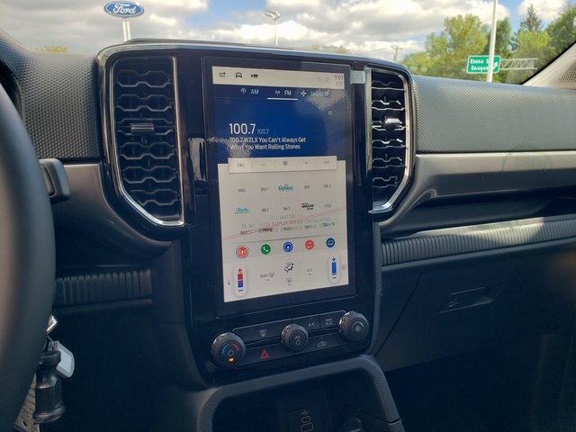 Vehicle image 22 of 33