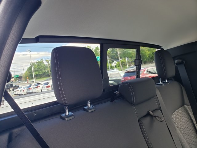 Vehicle image 31 of 33