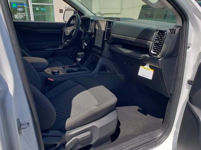 Vehicle image 15 of 33