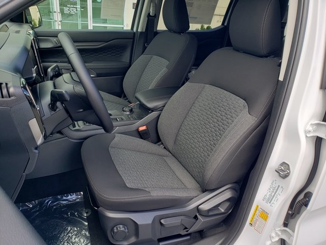 Vehicle image 14 of 33