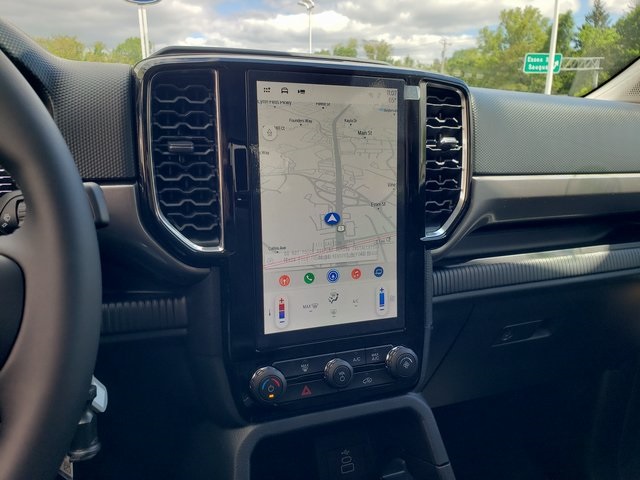 Vehicle image 23 of 33