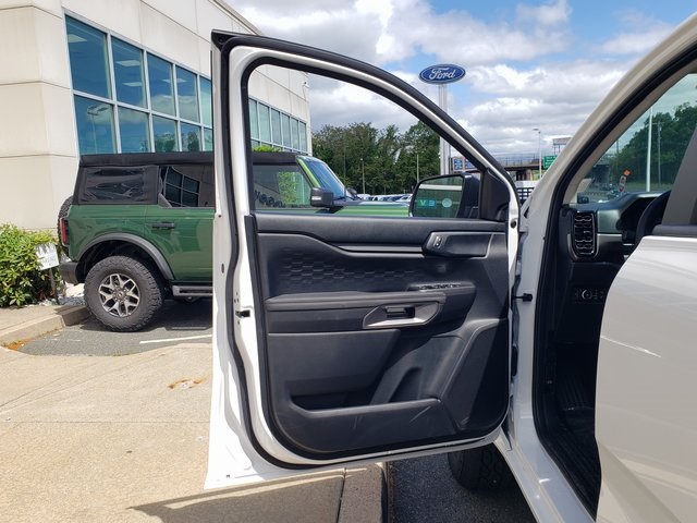 Vehicle image 11 of 33