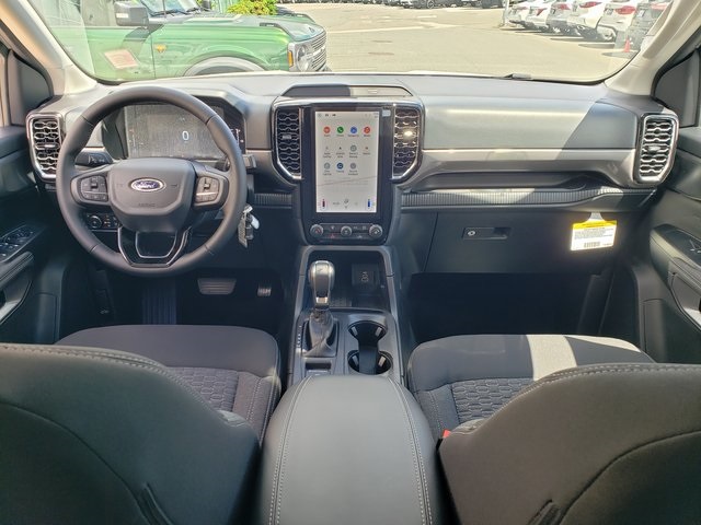 Vehicle image 18 of 33
