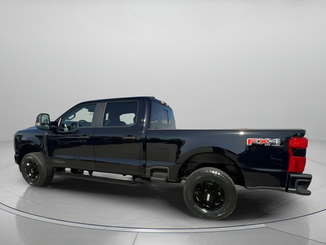 Vehicle image 27 of 62