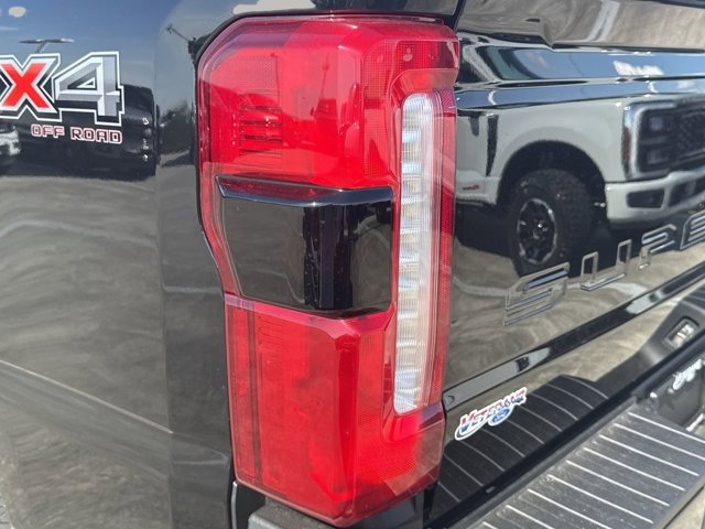 Vehicle image 60 of 62