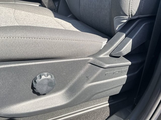 Vehicle image 46 of 62
