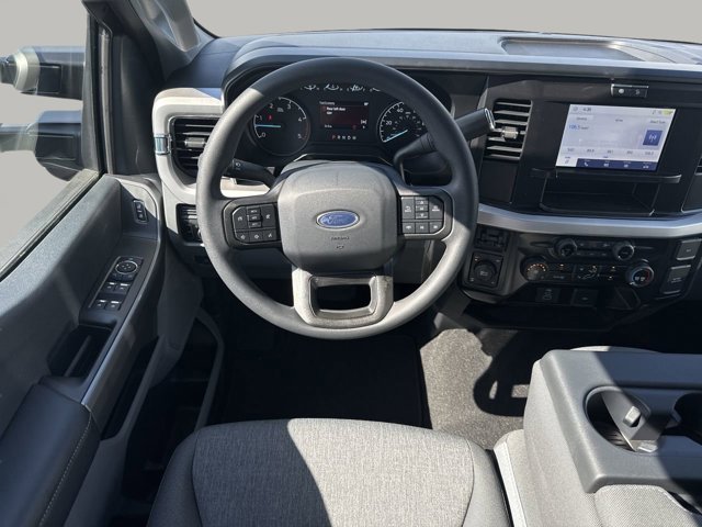 Vehicle image 39 of 62