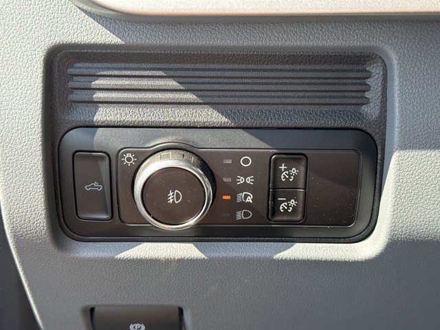 Vehicle image 52 of 62