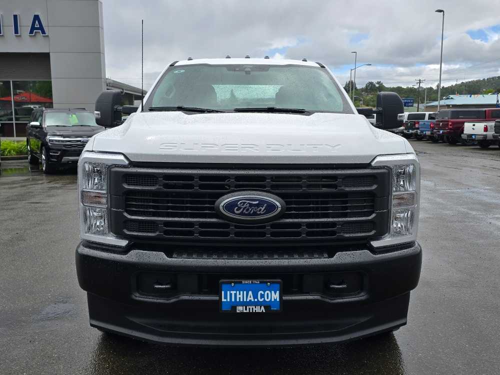 Vehicle image 4 of 23