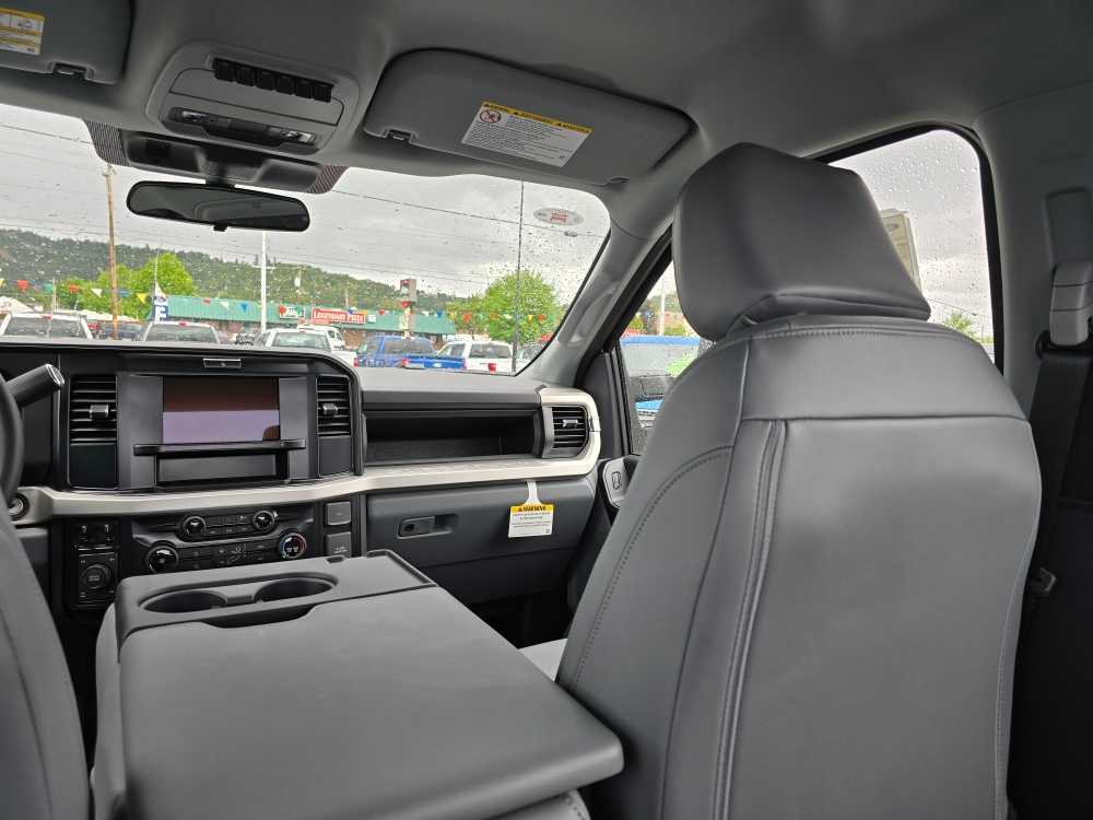 Vehicle image 15 of 23