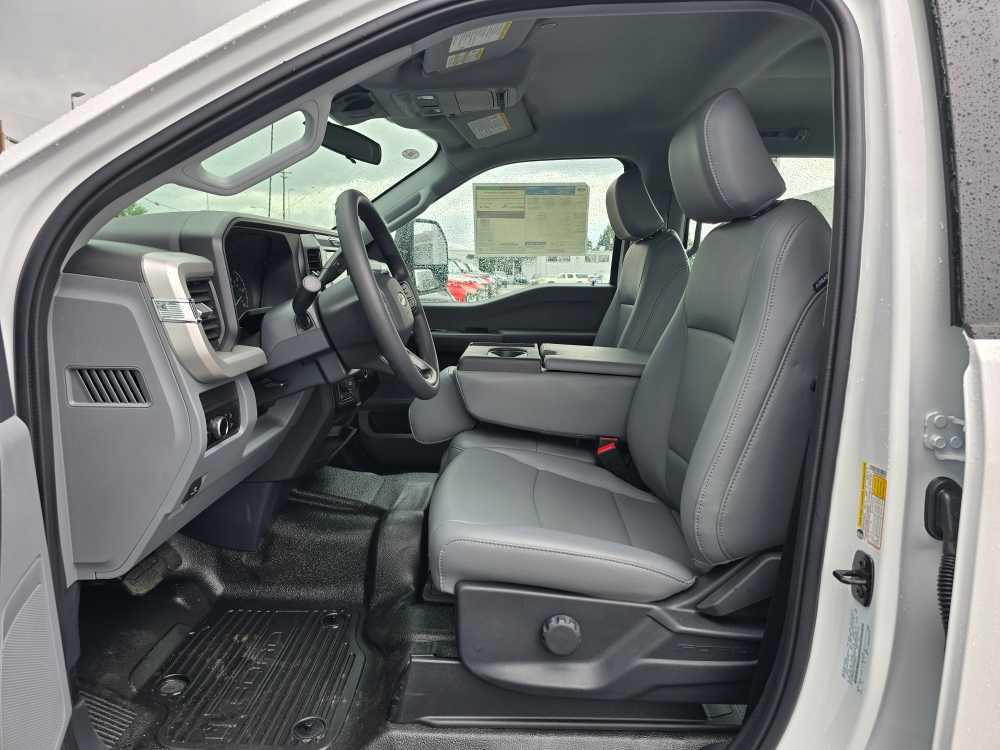Vehicle image 10 of 23