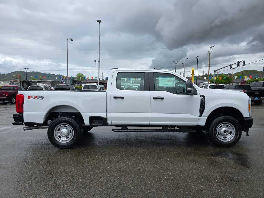 Vehicle image 7 of 23