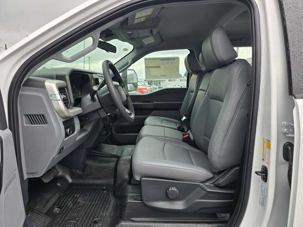Vehicle image 11 of 23