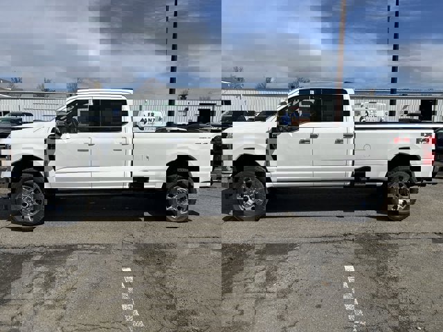 Vehicle image 6 of 33