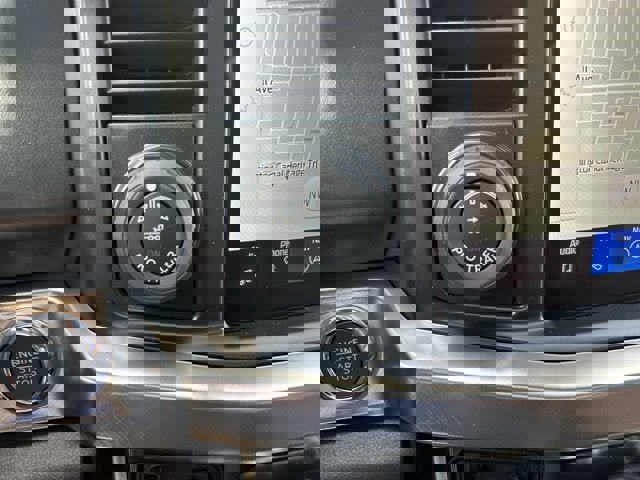 Vehicle image 24 of 33