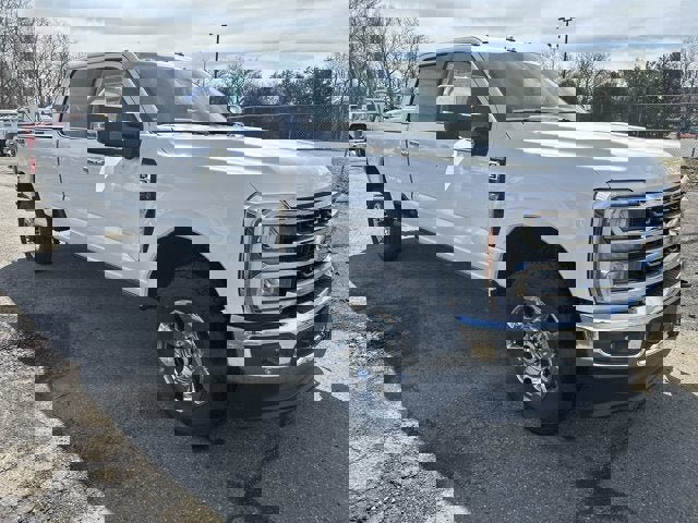 Vehicle image 2 of 33