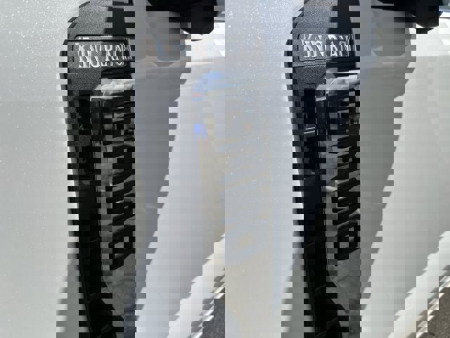 Vehicle image 9 of 33