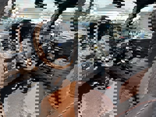 Vehicle image 11 of 33
