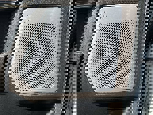 Vehicle image 14 of 33