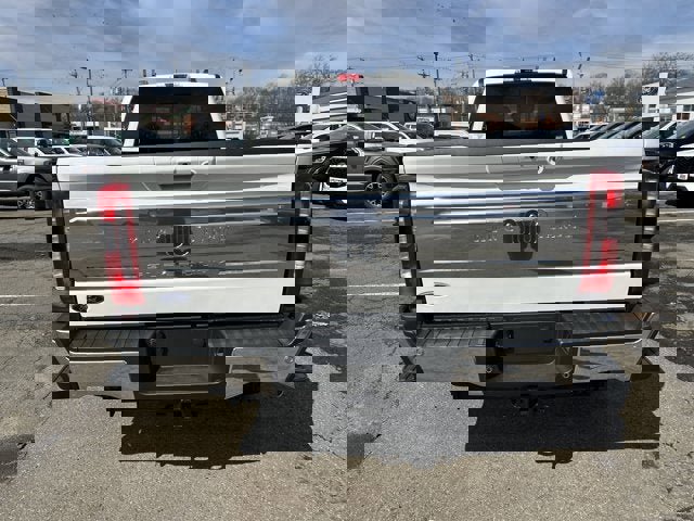 Vehicle image 7 of 33