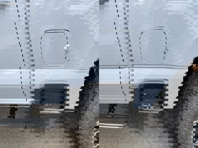 Vehicle image 10 of 27