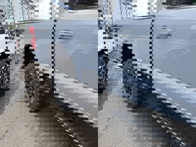 Vehicle image 6 of 27