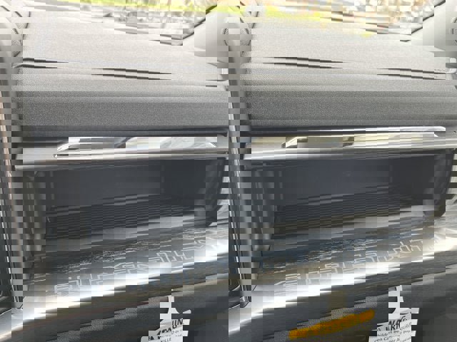 Vehicle image 18 of 27