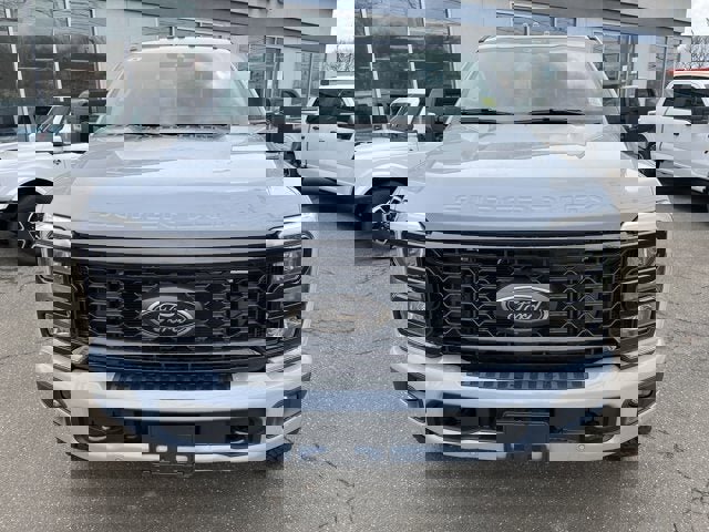 Vehicle image 4 of 27