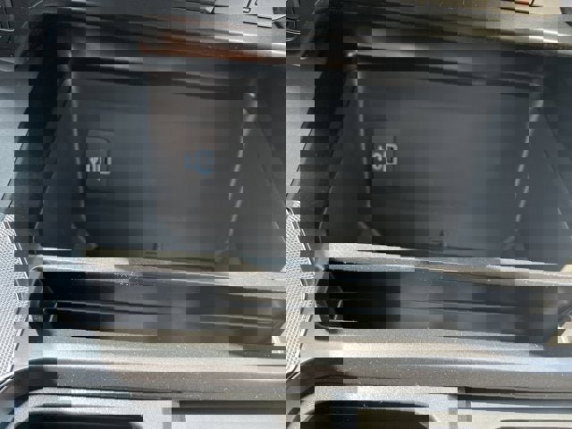 Vehicle image 18 of 25