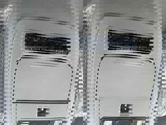 Vehicle image 12 of 25