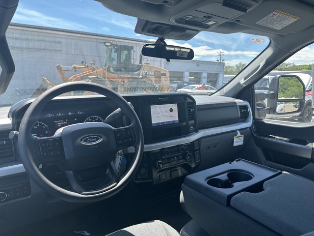 Vehicle image 14 of 31